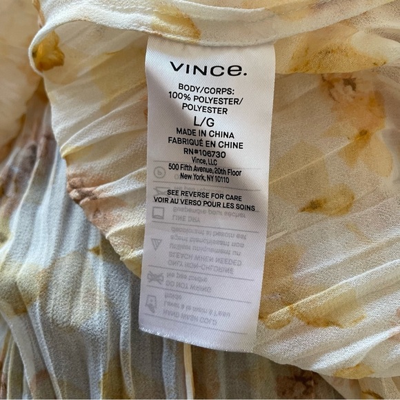 Vince Pressed Petal Long Sleeve Off White Floral Print Crinkle Blouse EUC Size L - Picture 7 of 9